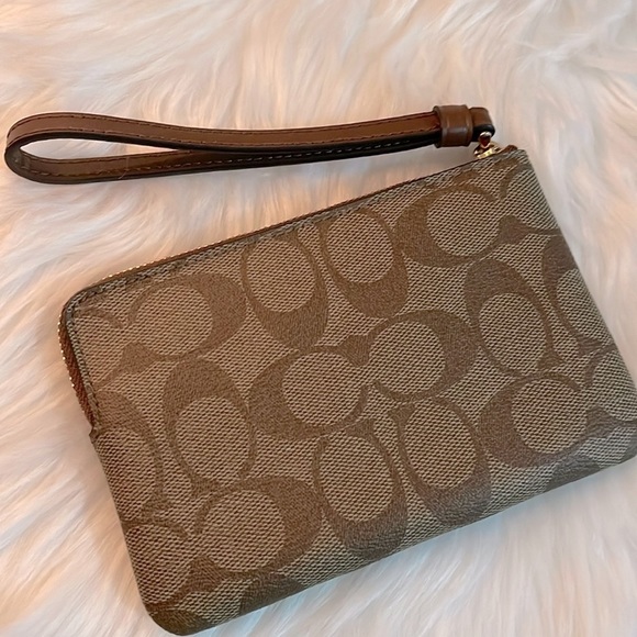 Coach Corner Zip Wristlet In brown - Picture 3 of 6